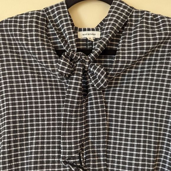 Max Studio blouse - Picture 2 of 4